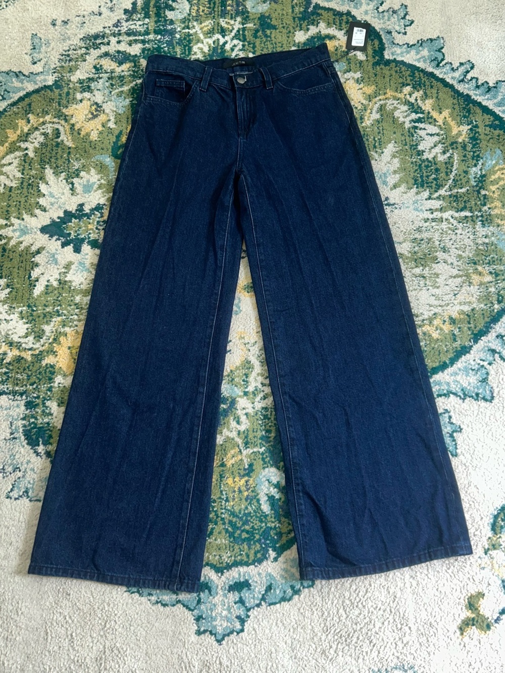 NEW $228 Joes Jeans
Wide leg stretch dark blue Brandenburger size 28 6